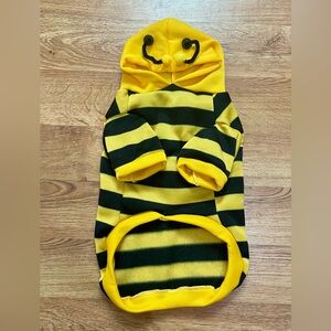 Dog Halloween Bee Costume / Sweatshirt Yellow And Black Size XL (up to 18#)